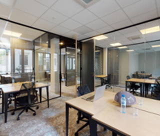 Bureau privé 122 m² 40 postes Coworking Rue Saint-Etienne Lille 59800 - photo 1